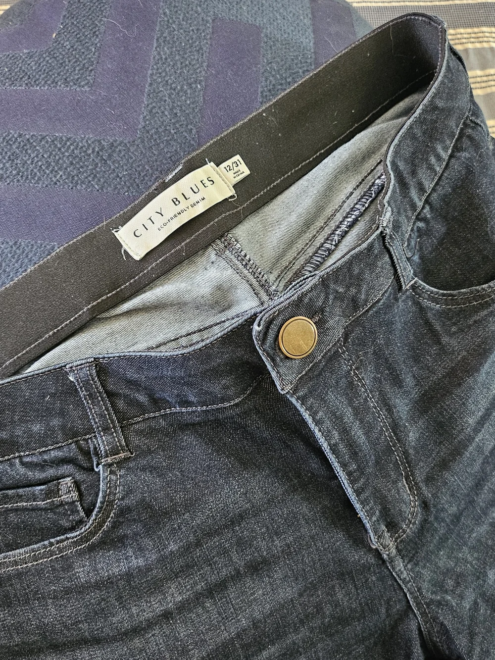 Women's Dark Blue Boyfriend Jeans - Relaxed Cuffed Style
